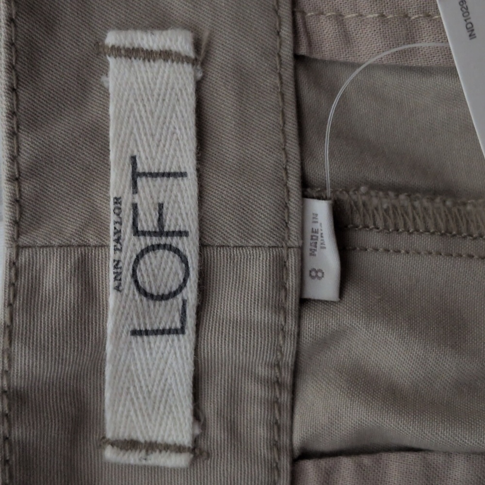 Bundle of Women's Ann Taylor LOFT Chino Shorts, White/Khaki, Size 8 NWT, Coastal - Picture 4 of 7